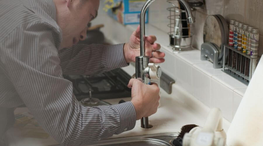 Expert burst pipe repair services in Trinway, OH